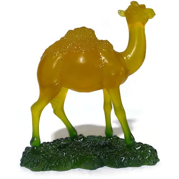 Camel Family Figurines Set of Three Pieces With Storage Box - Picture 10 of 16